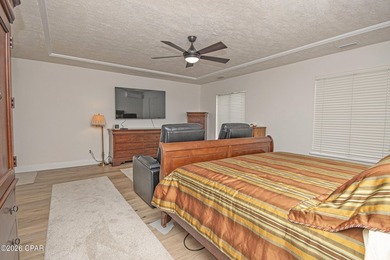 Welcome home to this beautifully updated ranch-style residence - photo 7