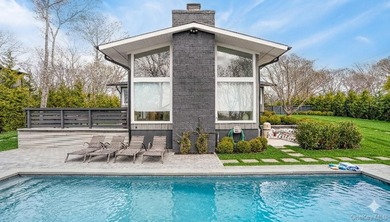 Coastal Sophistication: Modern Masterpiece in Sag Harbor Village - photo 2