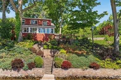 Peace and serenity on Keuka Lake! This original 1920's built - photo 2