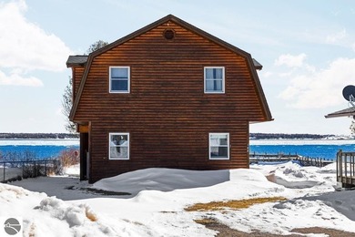 Welcome to your dream retreat, a stunning log-sided house - photo 3