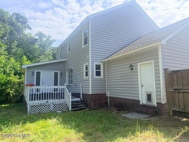 Opportunity awaits! 3 bedroom, 2.5 bath home located in - photo 3