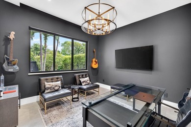 Stunning 4-bed 4-bath, Gated home in Victoria Park with custom - photo 33