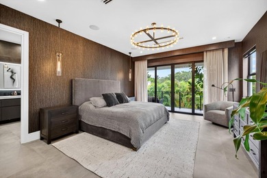 Stunning 4-bed 4-bath, Gated home in Victoria Park with custom - photo 39