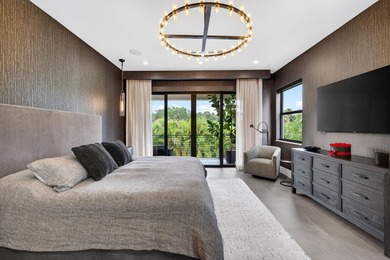 Stunning 4-bed 4-bath, Gated home in Victoria Park with custom - photo 40