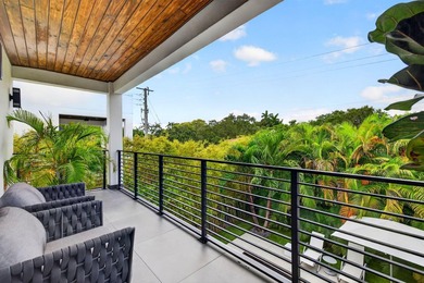 Stunning 4-bed 4-bath, Gated home in Victoria Park with custom - photo 44