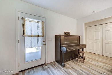 Cozy little Beach home located within walking distance to the - photo 3