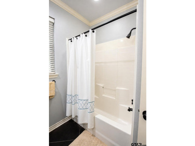Welcome to this beautiful 3-bedroom, 2-bath home offering 1,980 - photo 23