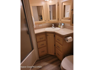 1 bedroom with 2 lofts (3 queen beds), 3 pools, 2006 Kropt model - photo 23