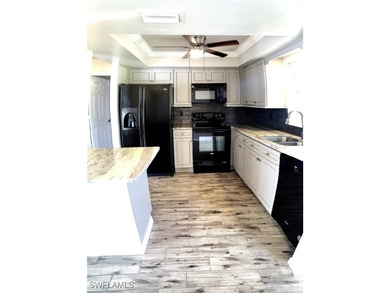 Welcome Home | Bienvenido a Su Casa ? NO FLOOD INSURANCE - photo 4