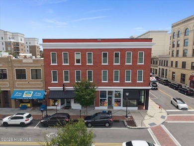 Experience the ultimate vibrant lifestyle of Historic Downtown - photo 3