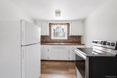 Welcome to this well maintained ranch style home located at 162 - photo 4