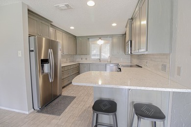 Welcome to 2606 Newcomb Street, built by Allen Teinert, a - photo 11