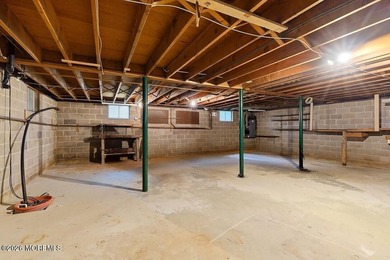 Truly unique property that must be seen in person to appreciate - photo 18