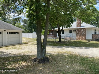 Truly unique property that must be seen in person to appreciate - photo 20