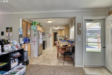 CHANCE TO OWN TASTEFULLY REMODELED 4 Bed/2 Bath HOME W/GRANITE - photo 26