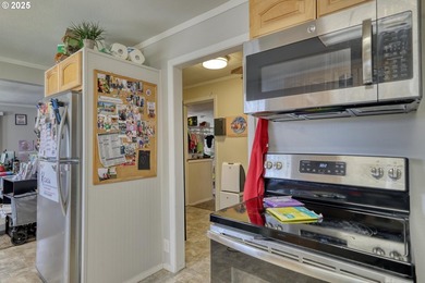 CHANCE TO OWN TASTEFULLY REMODELED 4 Bed/2 Bath HOME W/GRANITE - photo 30