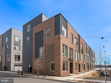 Move-In Ready Corner Townhome at North Bank priced to sell!! - - photo 36
