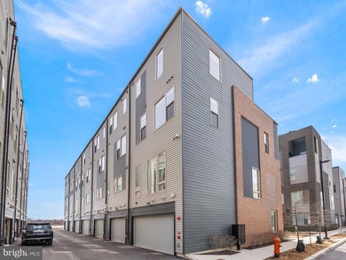 Move-In Ready Corner Townhome at North Bank priced to sell!! - - photo 37