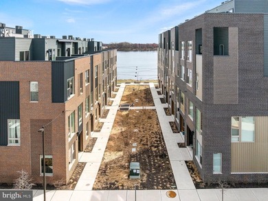Move-In Ready Corner Townhome at North Bank priced to sell!! - - photo 38