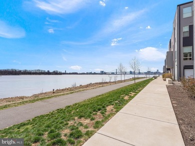 Move-In Ready Corner Townhome at North Bank priced to sell!! - - photo 39