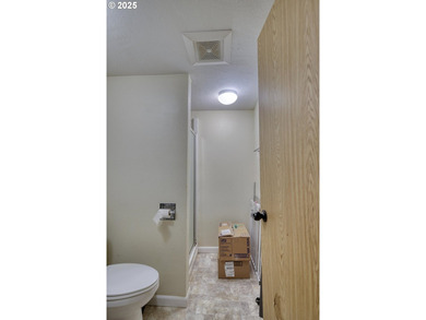 CHANCE TO OWN TASTEFULLY REMODELED 4 Bed/2 Bath HOME W/GRANITE - photo 43