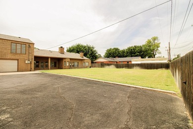 Welcome to 2606 Newcomb Street, built by Allen Teinert, a - photo 49