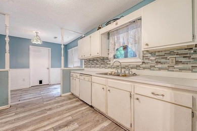 Welcome to this spacious 3+ bedroom, 2 bath home in the - photo 12