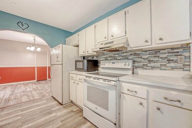 Welcome to this spacious 3+ bedroom, 2 bath home in the - photo 13