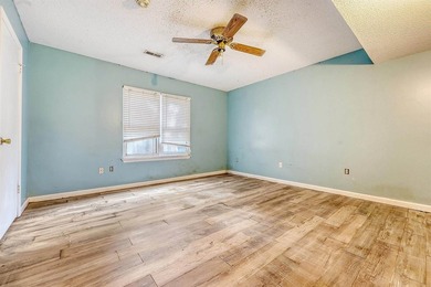 Welcome to this spacious 3+ bedroom, 2 bath home in the - photo 17