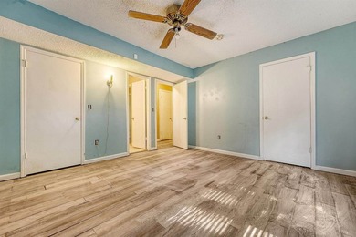 Welcome to this spacious 3+ bedroom, 2 bath home in the - photo 18
