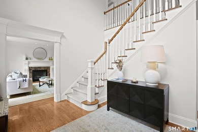 Meticulously maintained and move-in ready, 2 Half Mile Common - photo 3