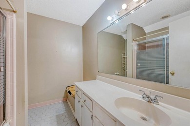 Welcome to this spacious 3+ bedroom, 2 bath home in the - photo 23