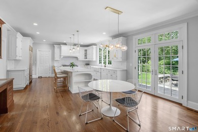 Meticulously maintained and move-in ready, 2 Half Mile Common - photo 5