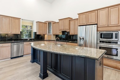 Experience refined coastal living in Sandestin's exclusive Burnt - photo 7