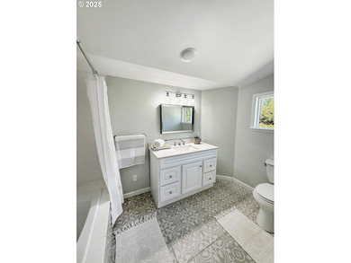 This 1,7817sq. ft. home offers 3 bedrooms and 3 bathrooms with - photo 11