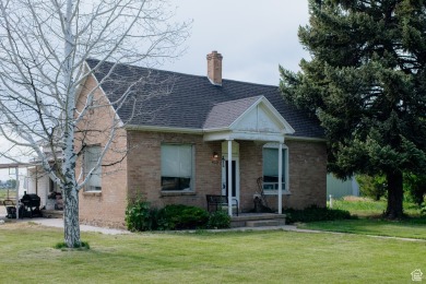 Utah Lake Home For Sale in Lake Shore Utah