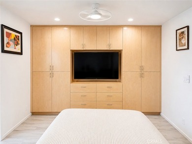 Stunning Fully Renovated Waterfront Condo with Marina Views - photo 14