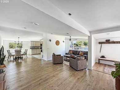 This 1,7817sq. ft. home offers 3 bedrooms and 3 bathrooms with - photo 18