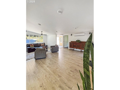 This 1,7817sq. ft. home offers 3 bedrooms and 3 bathrooms with - photo 20