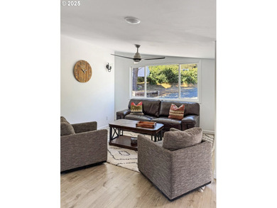 This 1,7817sq. ft. home offers 3 bedrooms and 3 bathrooms with - photo 21