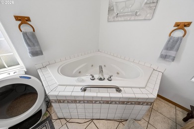 Welcome home to this well-maintained property located at the end - photo 23