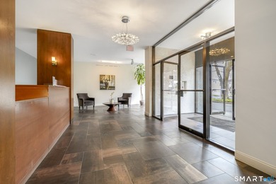 Spacious and beautifully updated 3-bedroom, 3-bath residence in - photo 27