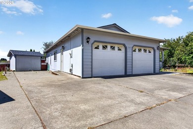 Welcome home to this well-maintained property located at the end - photo 33