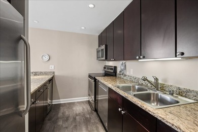 RARELY Available High Floor, SOUTH EAST Corner 2 Bedroom, 1 - photo 3