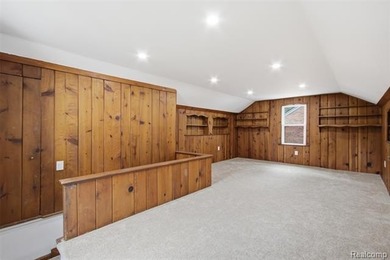 Welcome to this beautifully maintained home in desirable Grosse - photo 12