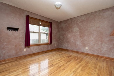 Priced below market value and ready to move into this immaculate - photo 13