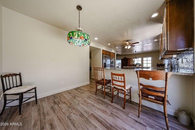 Beautifully updated Alameda Model with an Amazing Lake View. 3 - photo 14