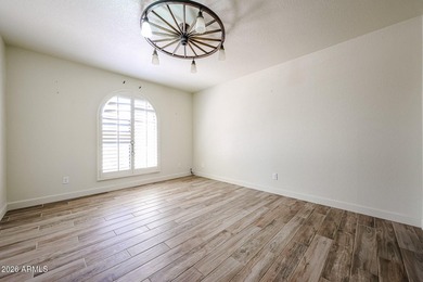 Beautifully updated Alameda Model with an Amazing Lake View. 3 - photo 16