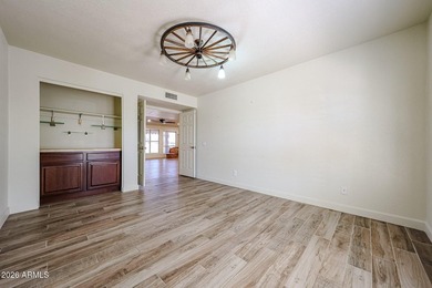 Beautifully updated Alameda Model with an Amazing Lake View. 3 - photo 17
