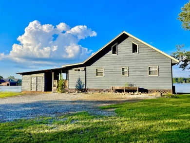 Lake Eddins Chalet on PRIME Location!! - photo 1
